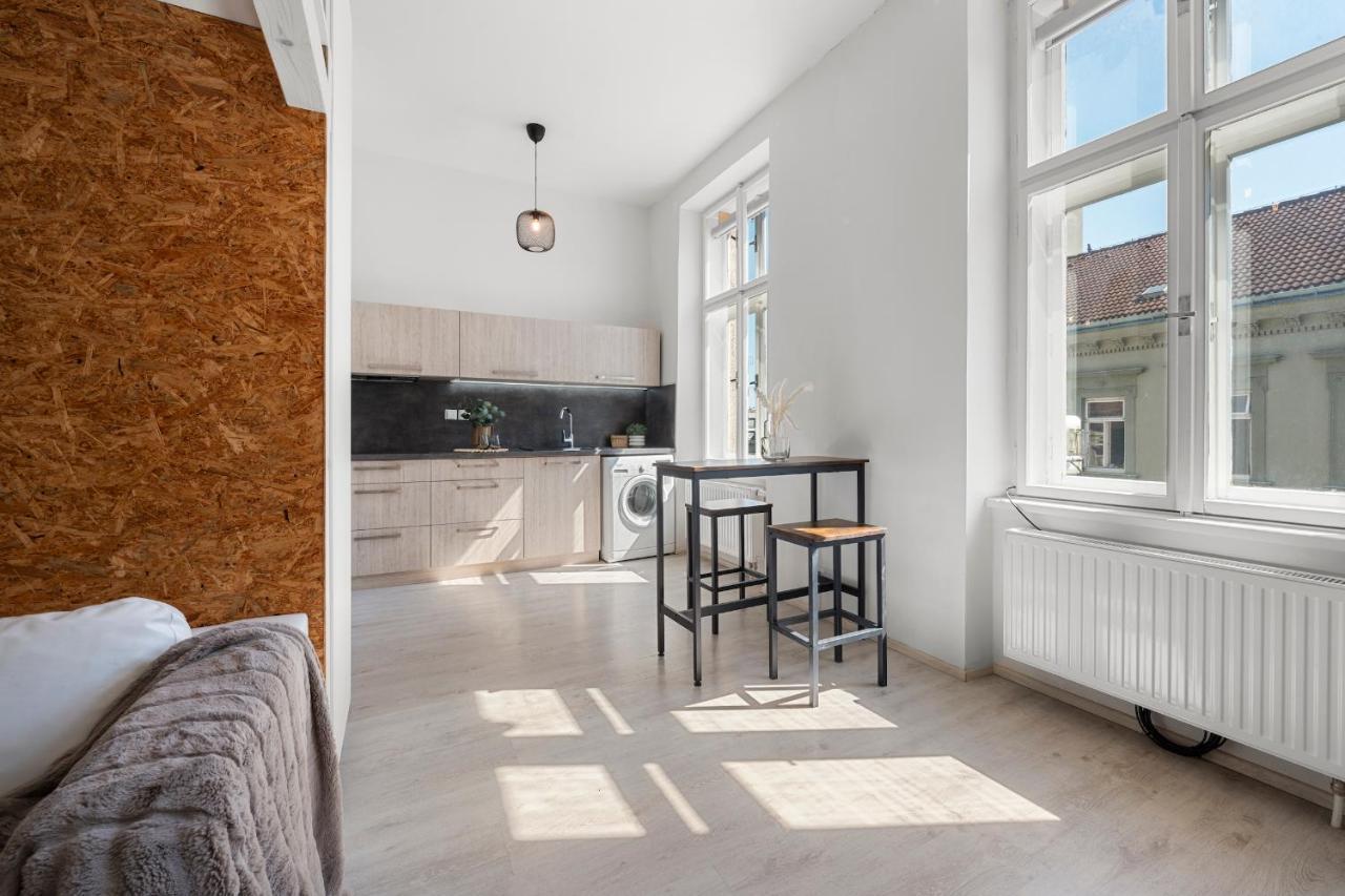 Residence Stefanikova Rose Brno Luaran gambar